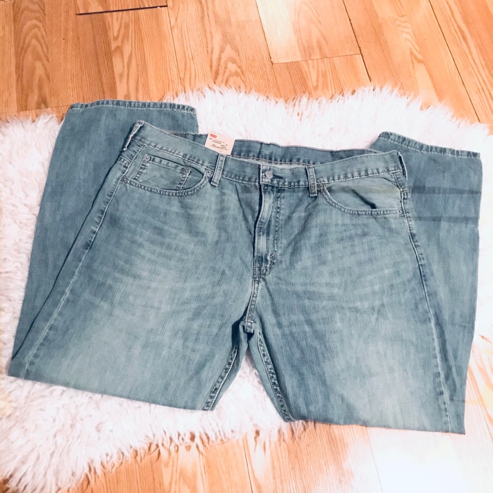 NWT Men’s Levi Loose straight fit 569 jeans